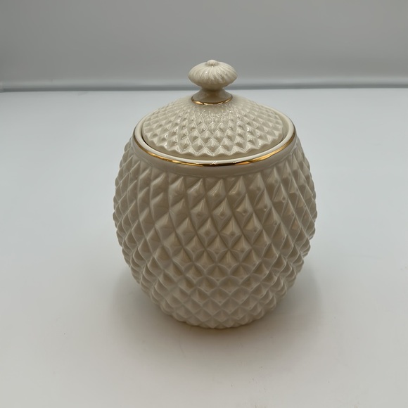 Belleek Heritage Collection Diamond China Biscuit Barrel/Jar - Picture 13 of 16